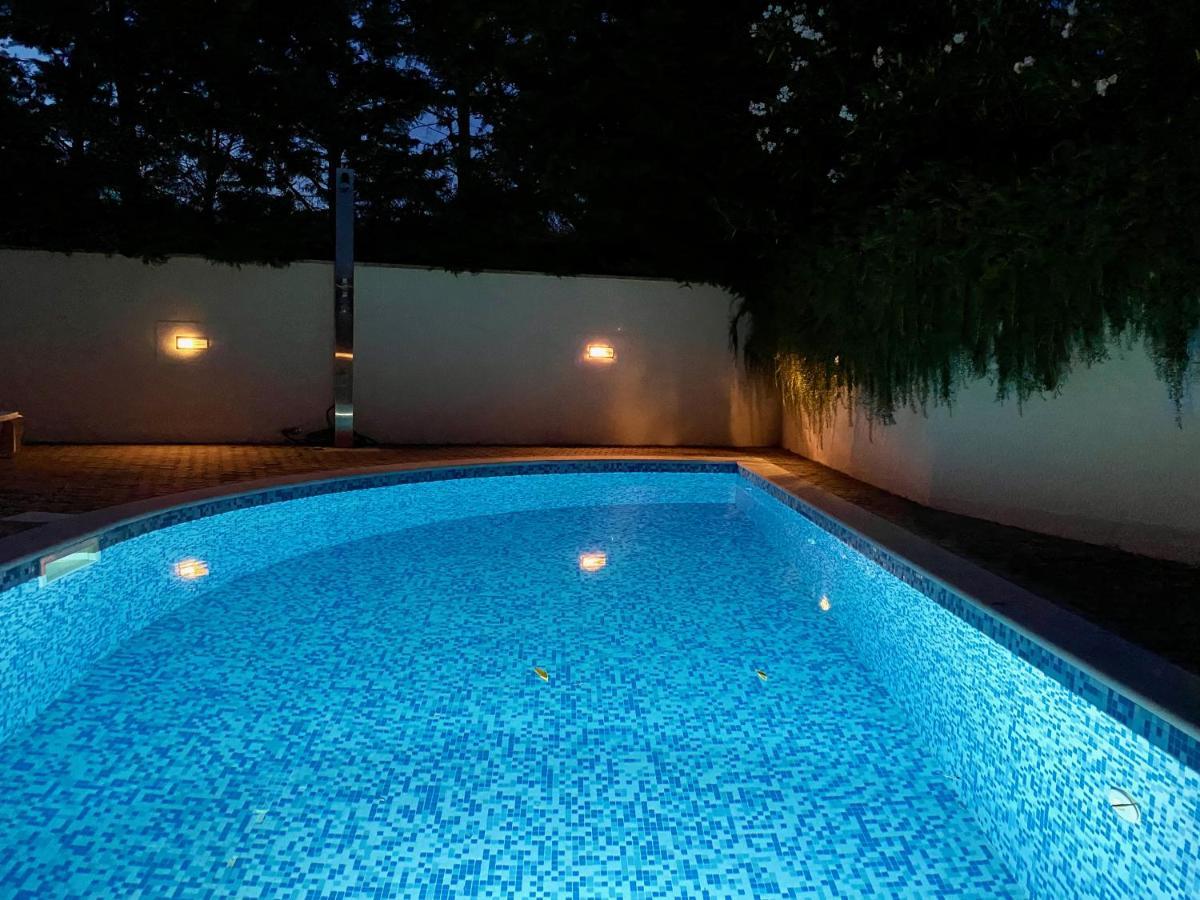 Private Pool And Mediterranean Garden Apt Mia Šilo Eksteriør billede