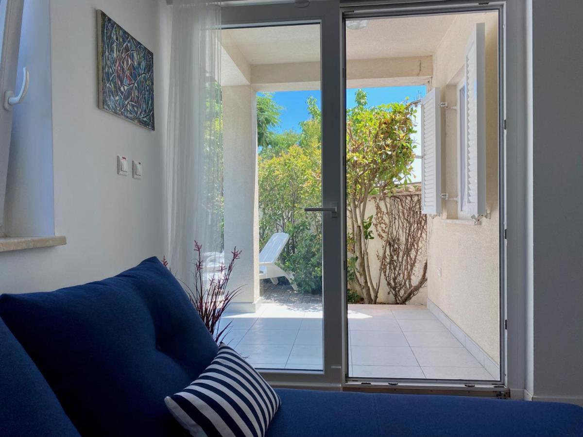 Private Pool And Mediterranean Garden Apt Mia Šilo Eksteriør billede