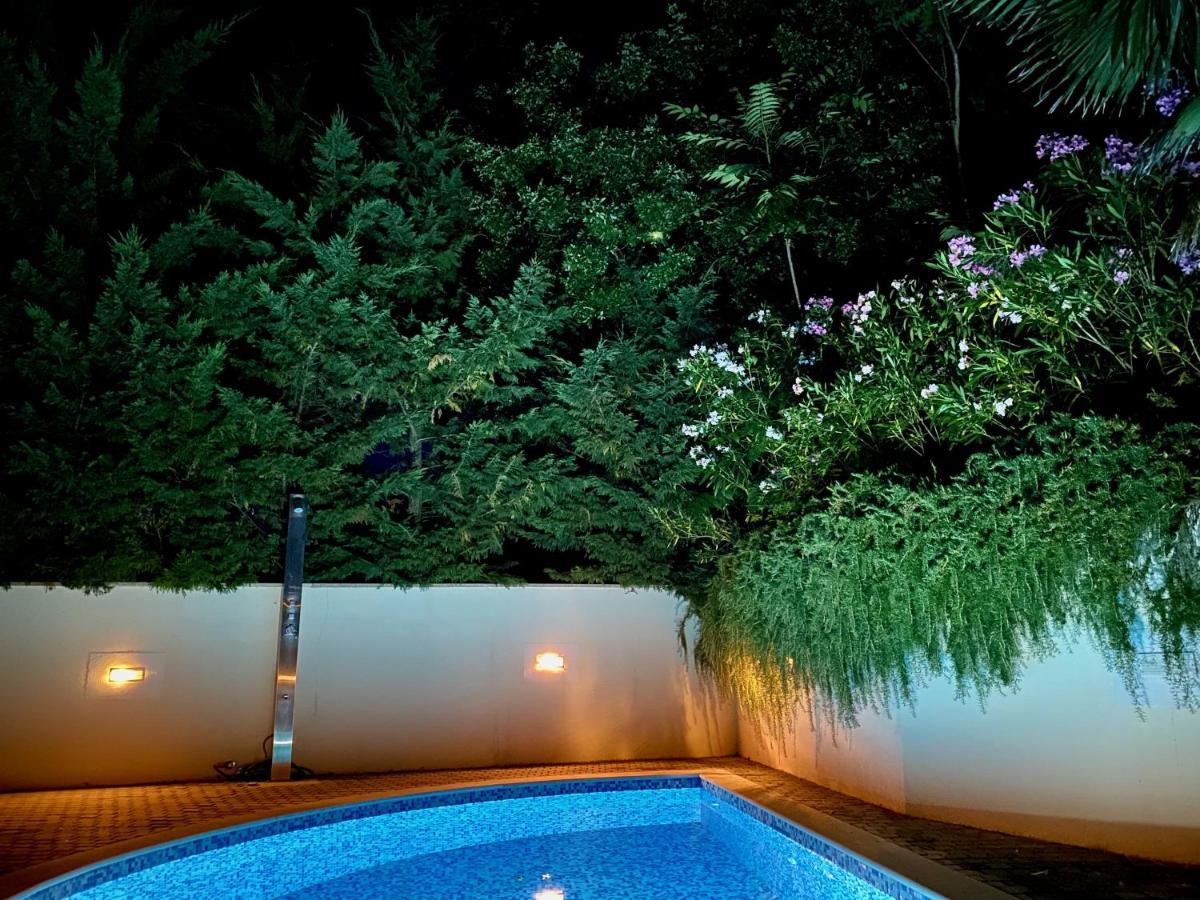Private Pool And Mediterranean Garden Apt Mia Šilo Eksteriør billede