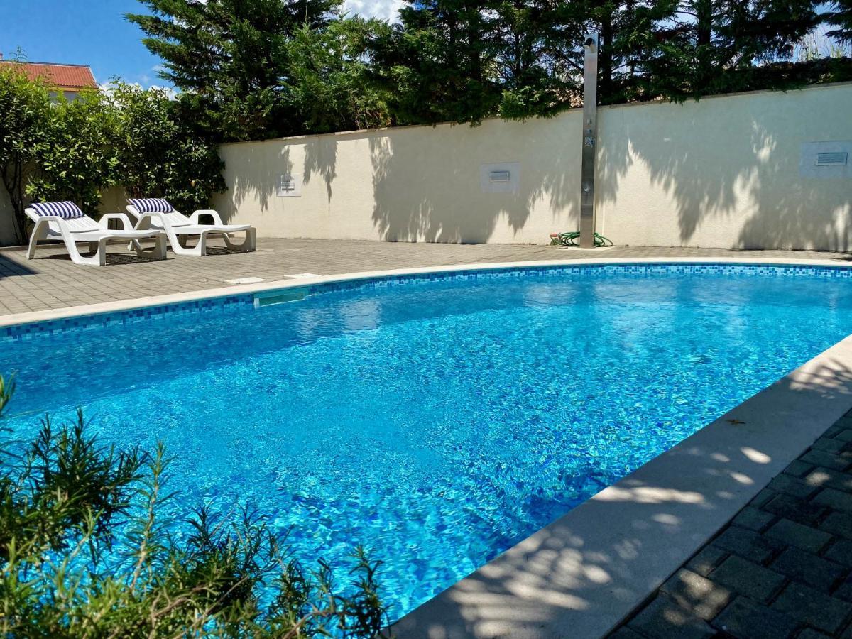 Private Pool And Mediterranean Garden Apt Mia Šilo Eksteriør billede
